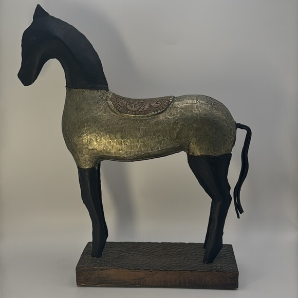 Vintage metal horse decor - Picture 7 of 7